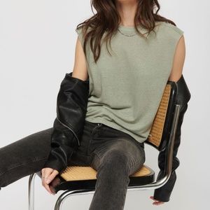Linen muscle tee